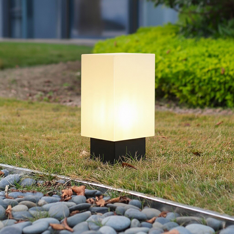 مصباح أرضي مضيء للساحات يعمل ب - مراجعة Outdoor Lighting Art وسعره